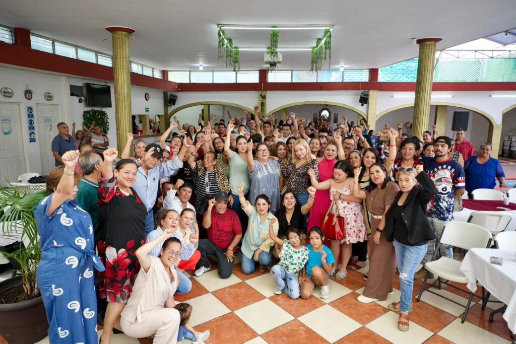 Elizabeth López Blanco reconoce el esfuerzo de las mujeres de Tepic