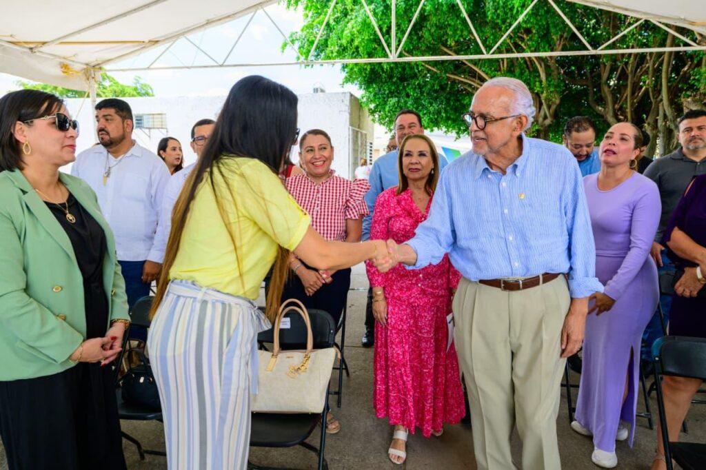 Miguel Ángel Navarro fortalece la supervisión educativa con nuevos vehículos