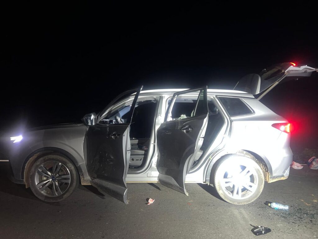 Tres personas fueron detenidas y se aseguró un importante arsenal durante una acción desplegada sobre la carretera libre Tepic–Guadalajara