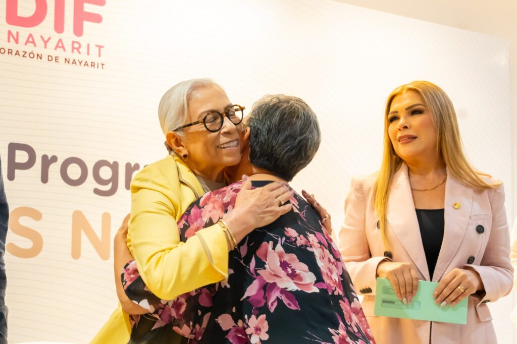 Fortalecen Gobierno del Estado y DIF Nayarit, la unión familiar con entrega de visas del programa «Uniendo Corazones Nayaritas»