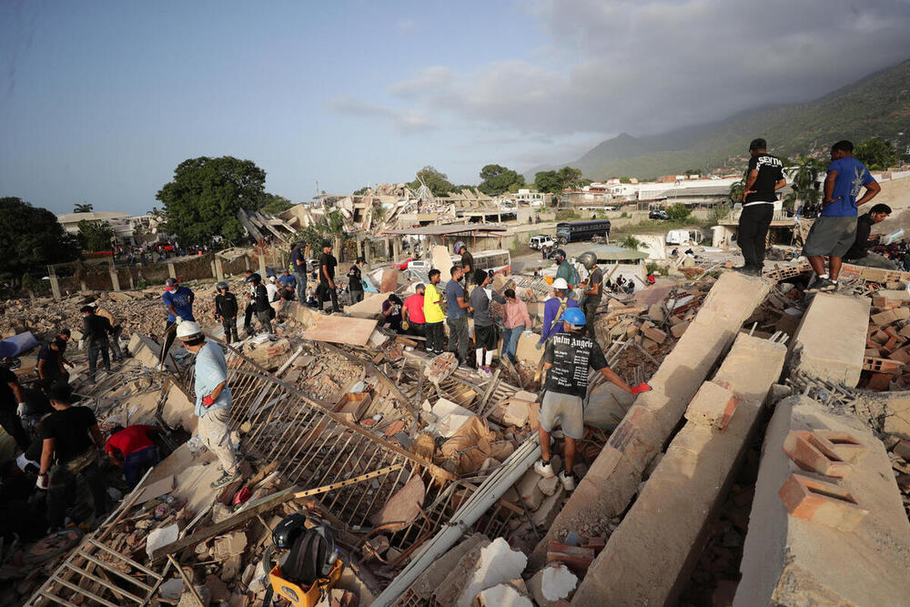 Sube a 1,430 el número de muertos por los terremotos en Venezuela