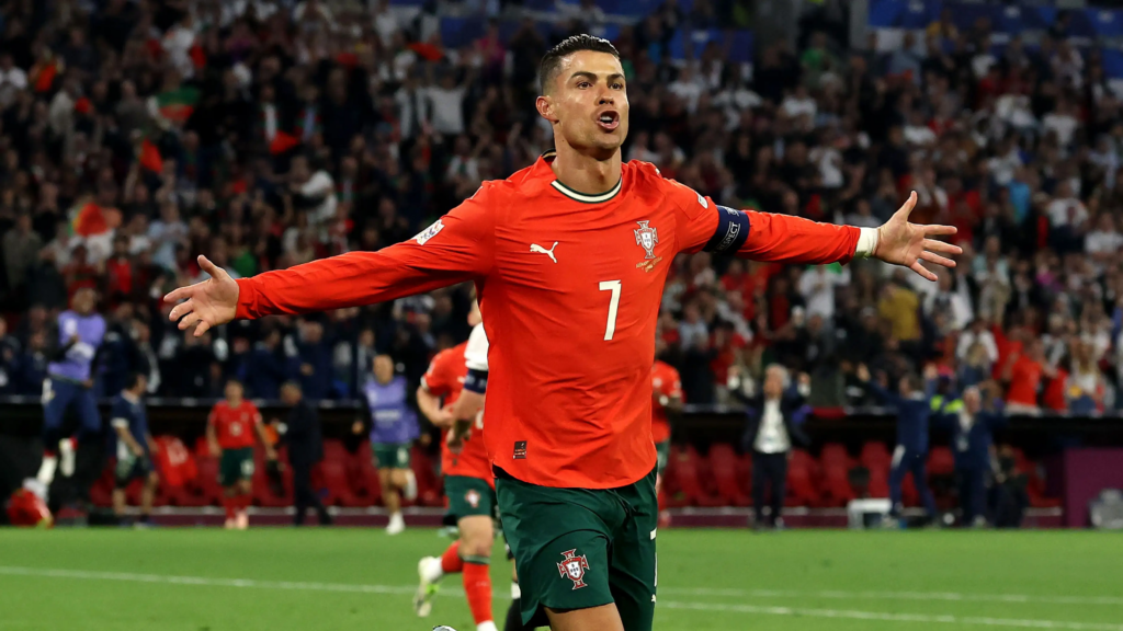 CR7 rompe récord mundial al anotar en seis Copas del Mundo
