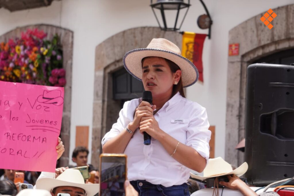 Vetan a Grecia Quiroz y a cinco funcionarios del Congreso de Michoacán