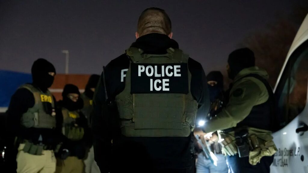 Casa Blanca analizó suspender protección legal a migrantes para acelerar deportaciones
