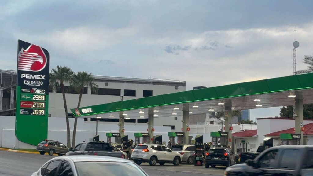 Reportan desabasto de gasolina Magna y Diésel en estaciones Pemex