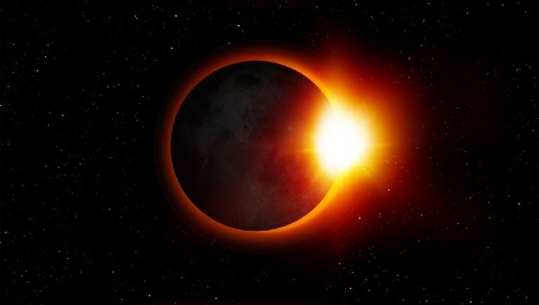 Eclipse solar, Perseidas y Luna de Fresa: Los eventos astronómicos que iluminarán el verano