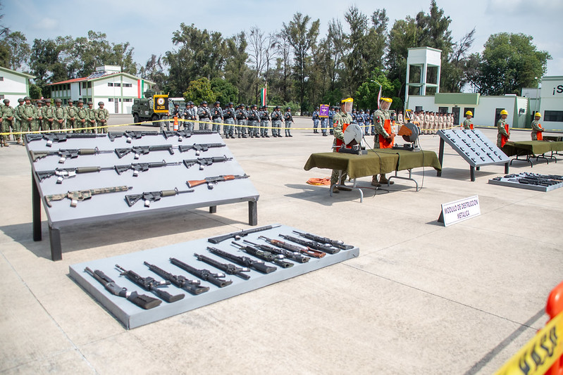Destruyen más de 500 armas decomisadas en Jalisco para reforzar acciones por la paz