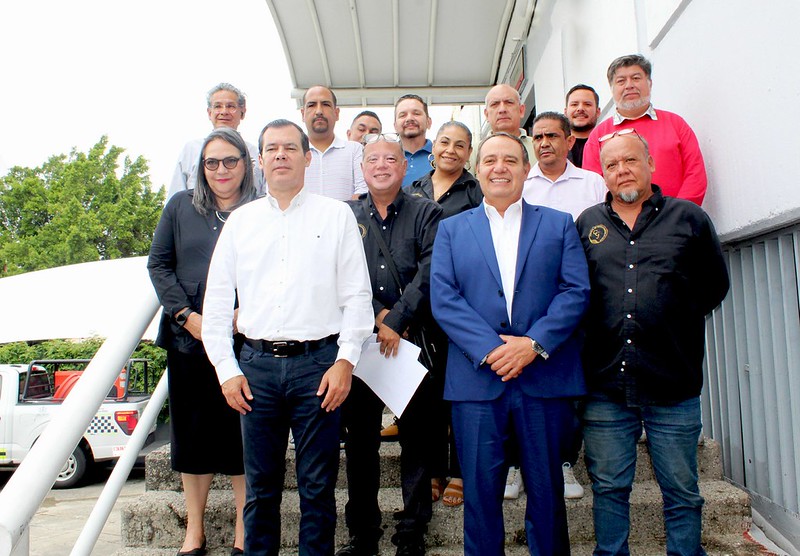 Instalan mesas permanentes para reforzar la seguridad de conductores de plataformas en Jalisco