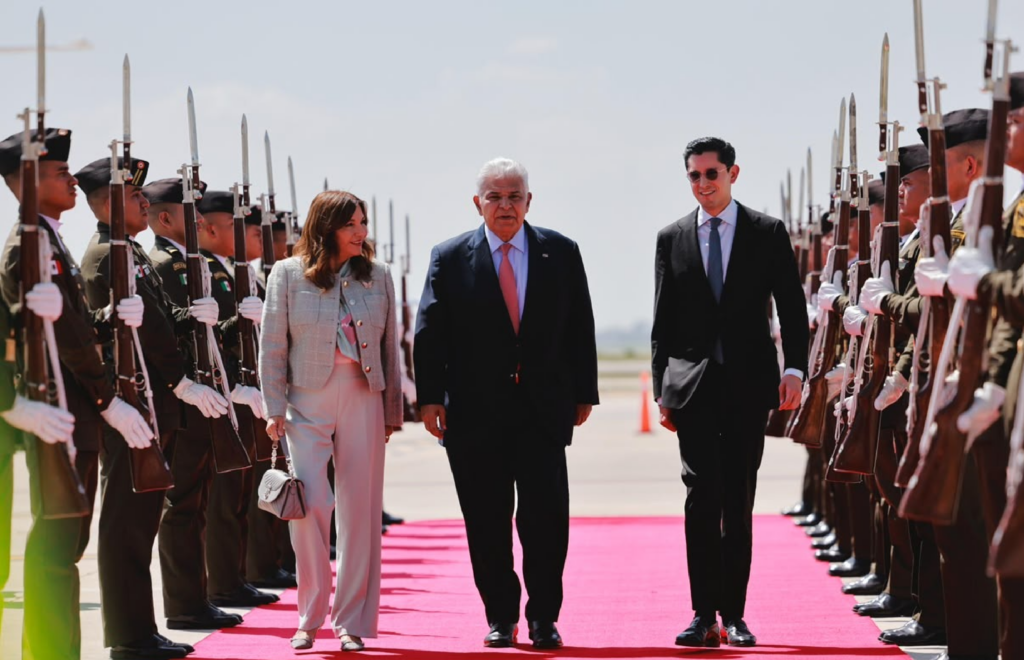 Presidente de Panamá inicia visita oficial con recibimiento de la SRE
