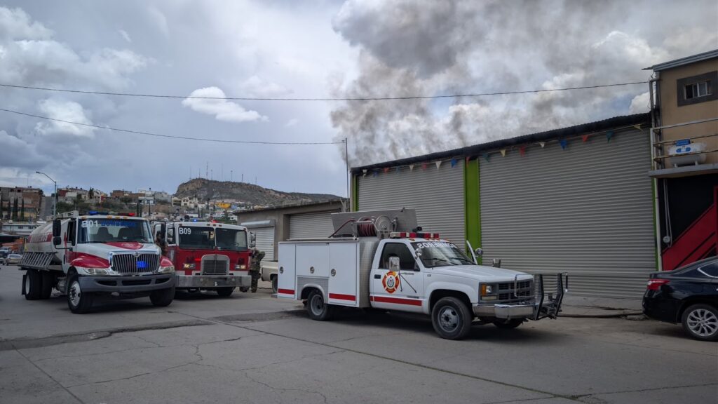Atiende Protección Civil y Bomberos incendio en taller del corredor industrial