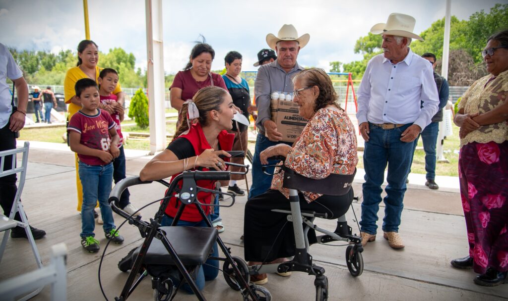 Marisol Rosso entrega paquetes alimentarios gratuitos a familias de San Bernardo