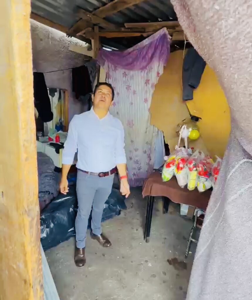 “La lluvia cayó, pero también llegó la ayuda; familia humilde fue escuchada”