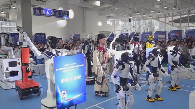 China inaugura escuela para entrenar a los robots del futuro
