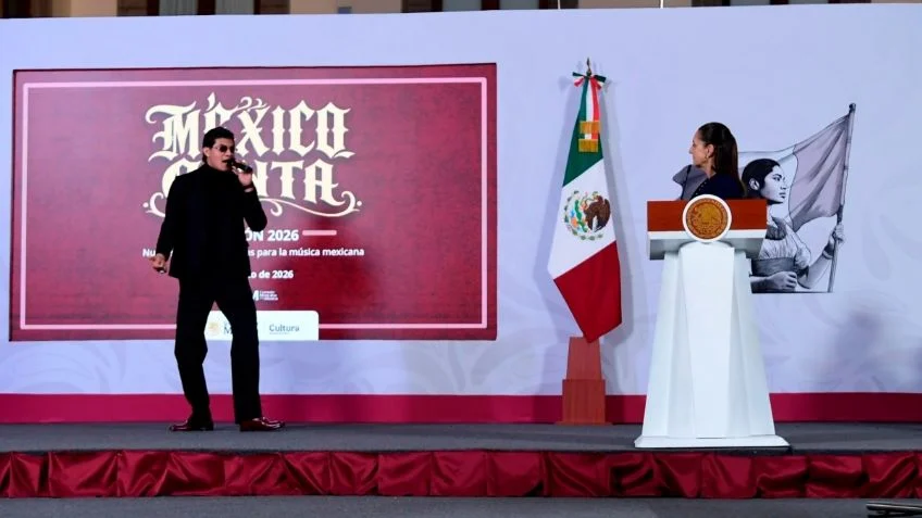 El Bogueto canta en Palacio Nacional y envía mensaje a participantes de México Canta