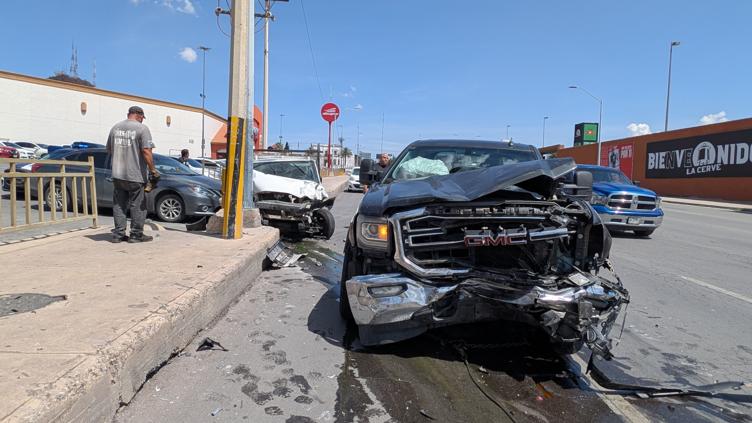 Triple ranazo; choque múltiple afuera de alsuper Pacheco