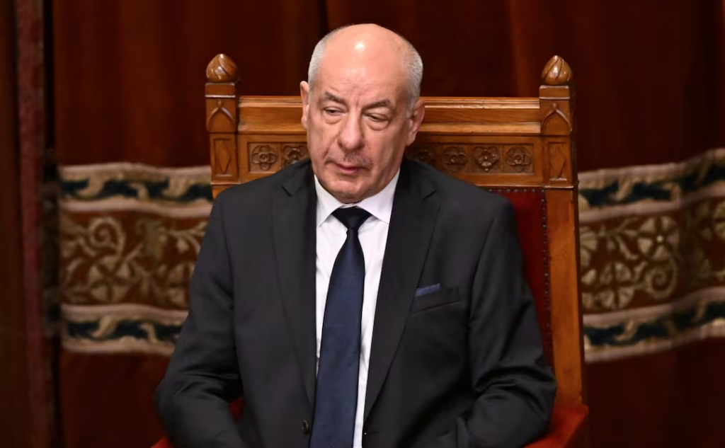 Presidente de Hungría promulga reforma que pone fin a su mandato