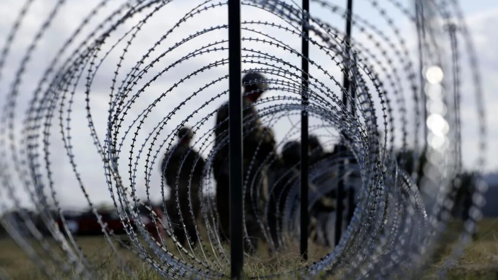 Trump acelera construcción del «muro inteligente» con IA en la frontera con México