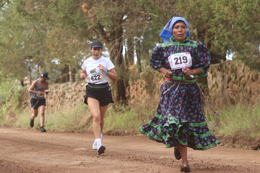 Cierra el Ultra Maratón de los Cañones con triunfos de corredores rarámuri