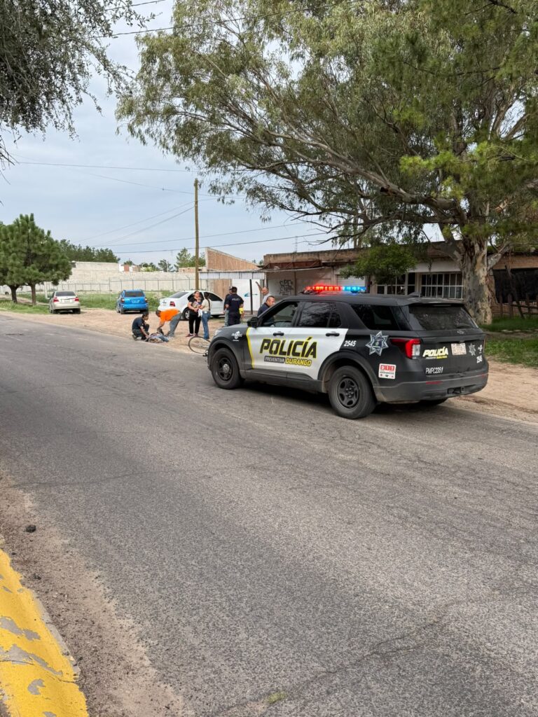 Conductor de camioneta impacta a un ciclista y lo deja lesionado