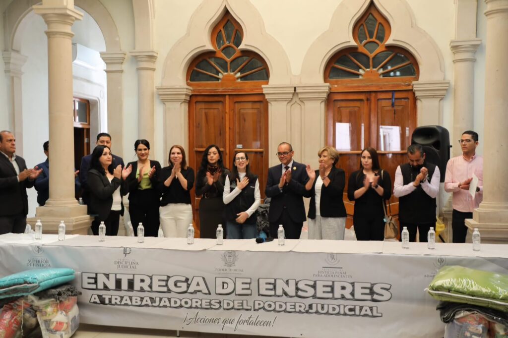 Poder Judicial entrega enseres a personal como parte de acciones de apoyo laboral
