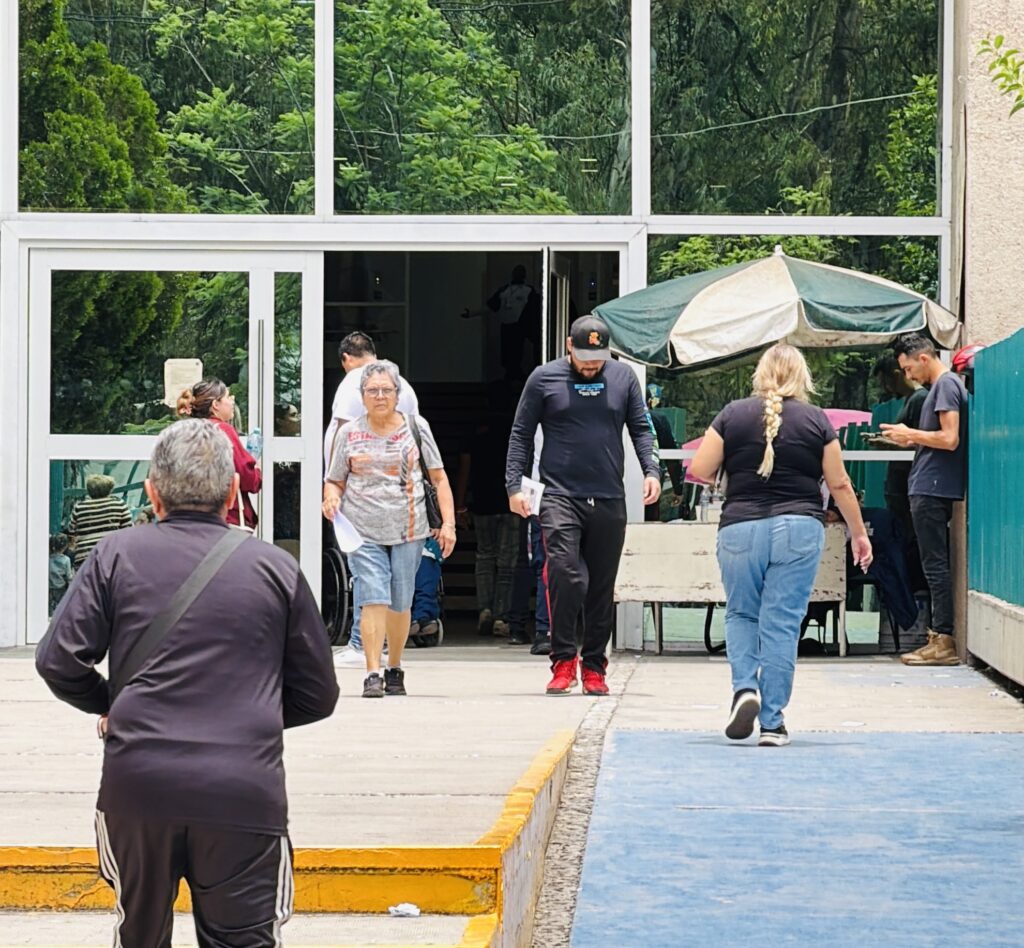Persisten quejas por presunto desabasto de medicamentos en farmacias del IMSS