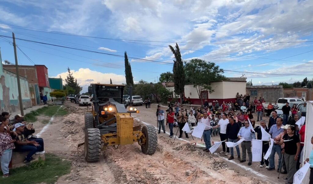 Arranca libramiento con pavimento asfáltico en Antonio Amaro