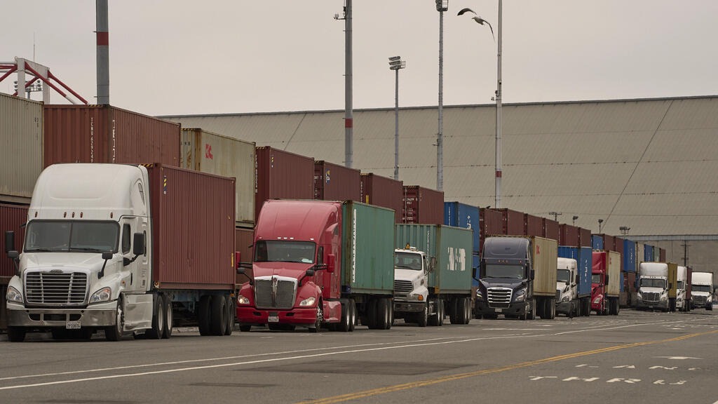 Trump reemplazará a migrantes por veteranos en el transporte de carga en EU
