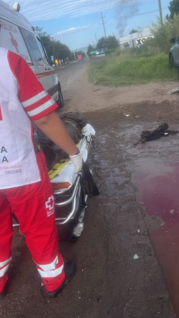 Grave quedó un peatón tras atropellarlo un vehículo