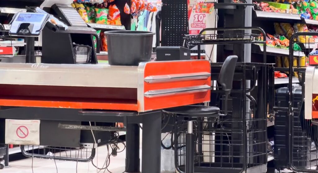 Detectan 17 empresas que incumplen Ley Silla en Durango; multas llegan a 250 mil pesos