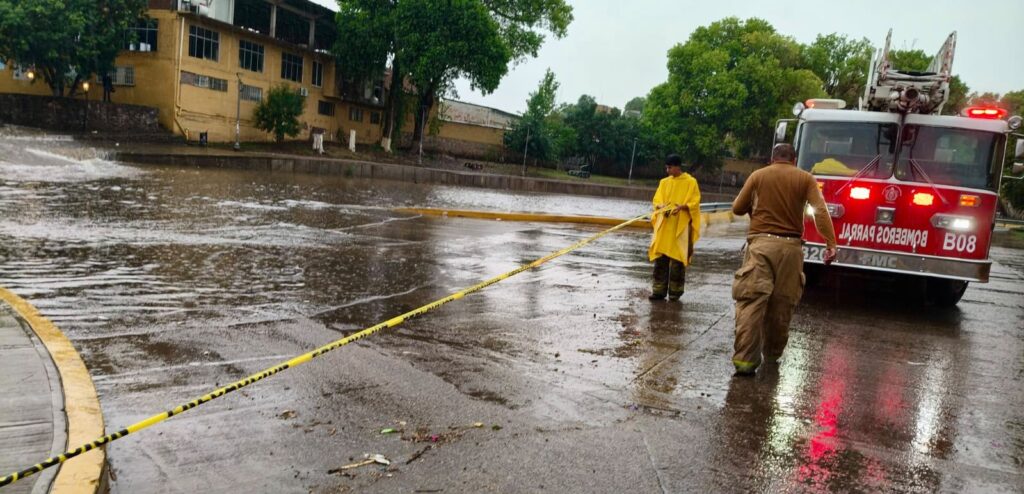 Operativo por lluvias mantiene vigilancia en zonas de riesgo de Parral