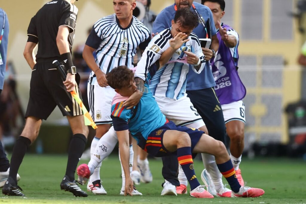 Trifulca en la final del Mundial termina con roja para Leandro Paredes