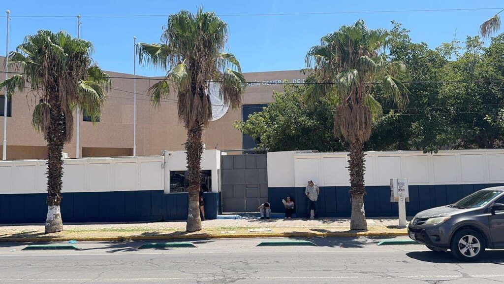 Agente de la FGR resulta herido por disparo accidental en Ciudad Juárez