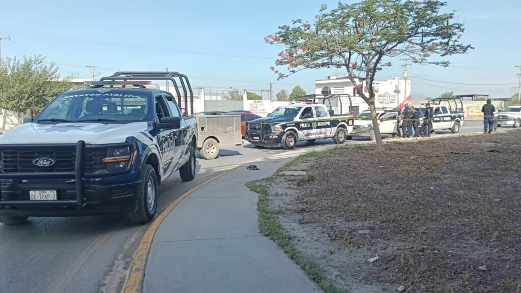 Policías encontraron camioneta mal estacionada; dentro estaba sin vida un varón