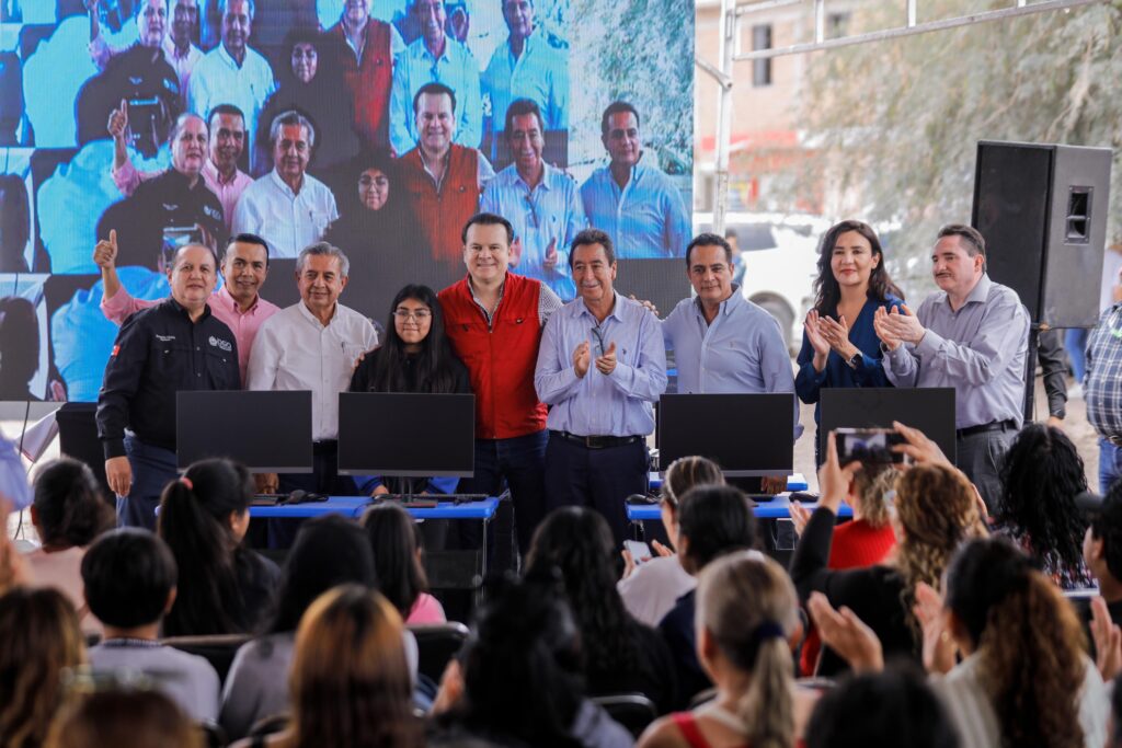 Llevan Esteban y Toño más obra y mejores oportunidades educativas a la oriente de Durango
