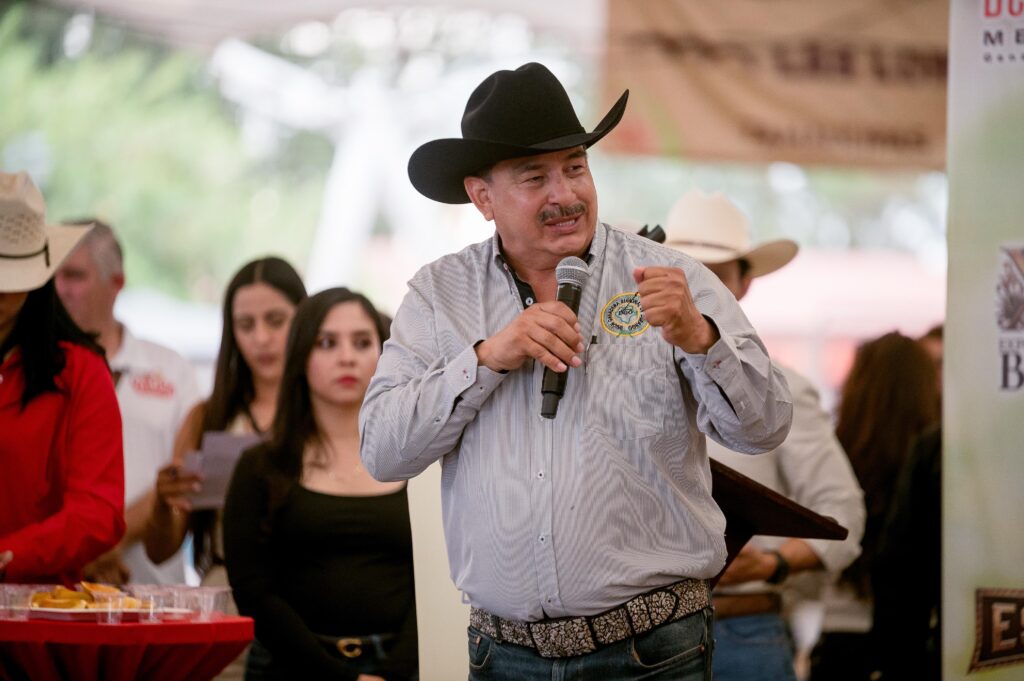 “Nunca se había visto un gobernador entregar avena en El Durazno, Tamazula”: Rogelio Soto (UGRD)