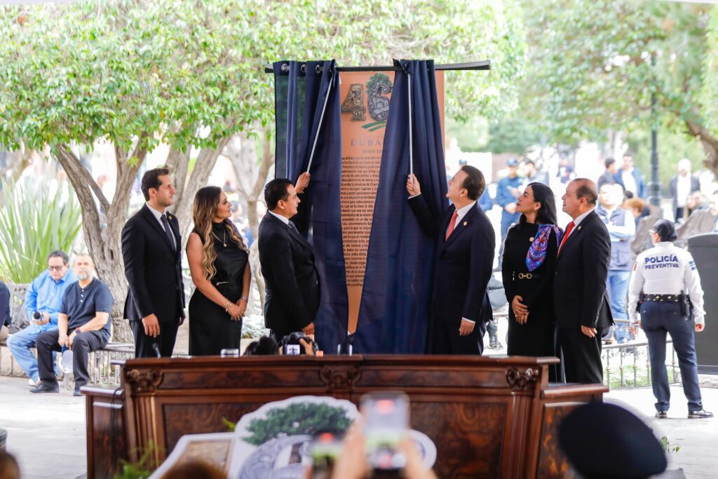 Durango honra su historia: Esteban y Toño conmemoran 463 años de un legado de grandeza.