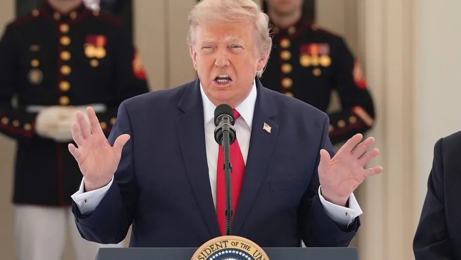 Trump culpa a Canadá por el humo de los incendios y amenaza con más aranceles