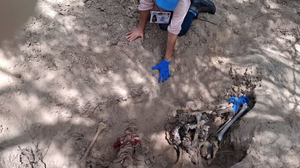 Buscadoras hallan 12 fosas clandestinas en Tamaulipas; buscan más entierros en la zona
