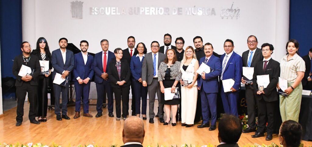 Egresan nuevos profesionales de la Docencia Musical y Expresión Artística en la UJED