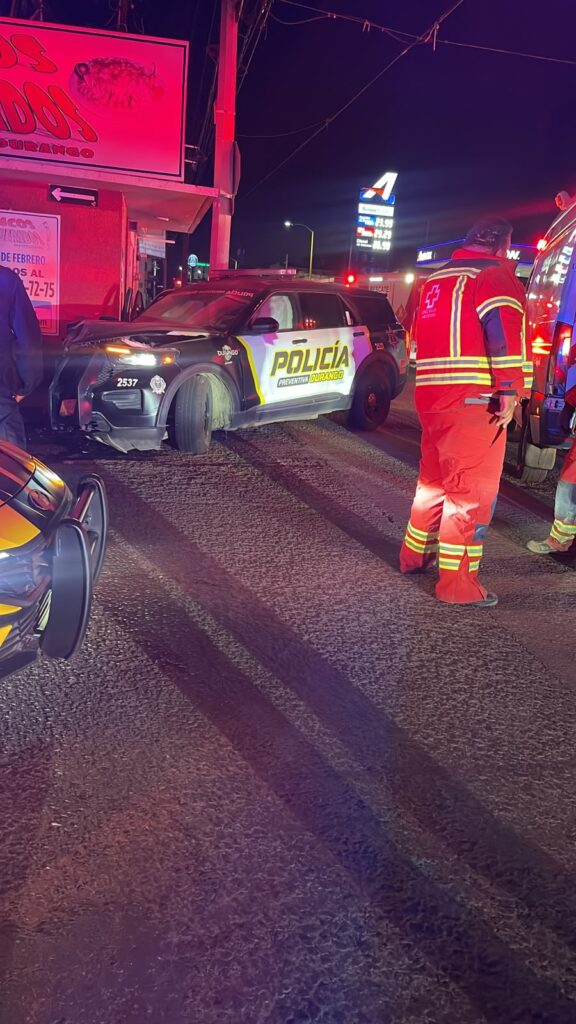 Cuatro policías heridos al ser chocada la patrulla en la que trabajaban