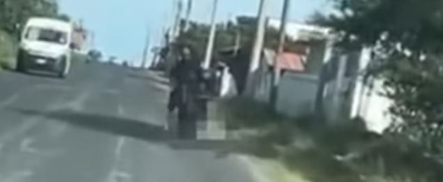 Motociclista es investigado por arrastrar a un perrito en una carretera de Hidalgo