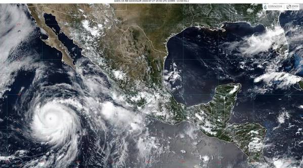 Huracán Genevieve provocará lluvias en todo México; así estará el clima este martes