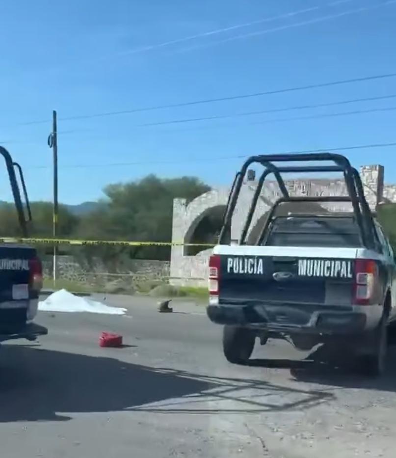 Motociclista pierde la vida al colisionar con autobús de pasajeros