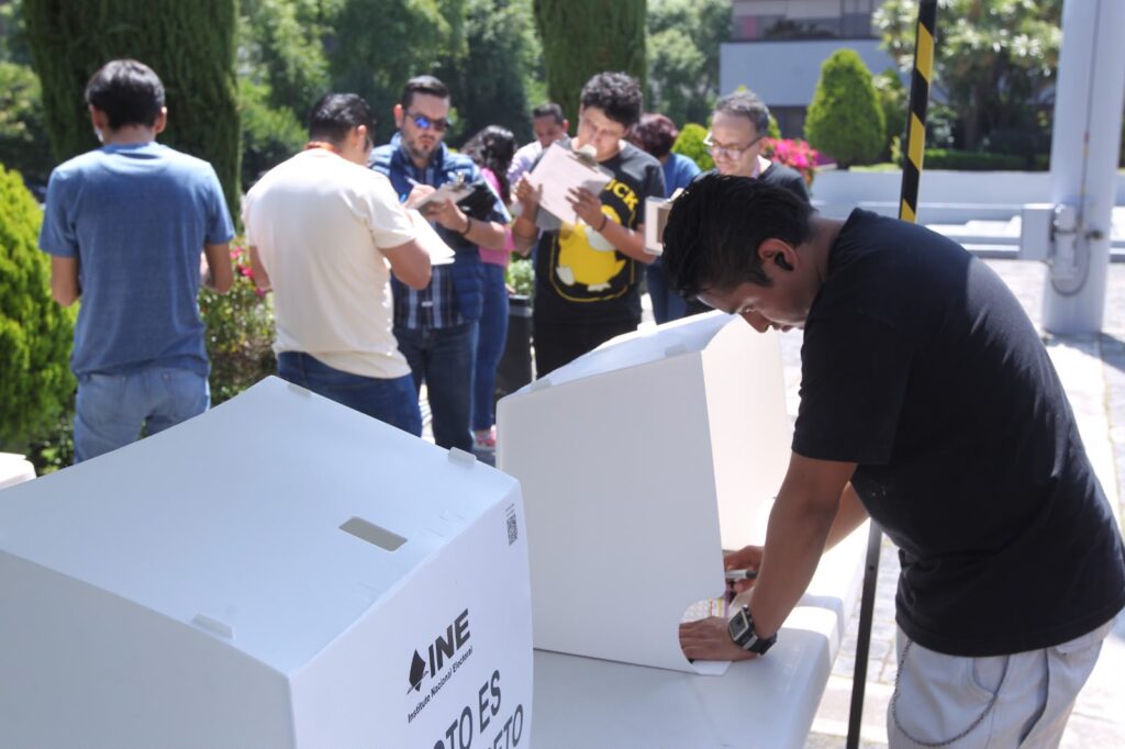 Simulacro del INE analiza claridad y funcionalidad de nuevas boletas electorales