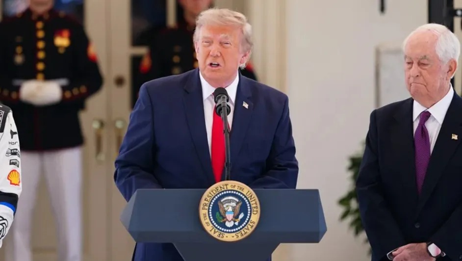 EU lanza ataques contra Irán por tercer día; Trump advierte que lo golpeará «muy duro»