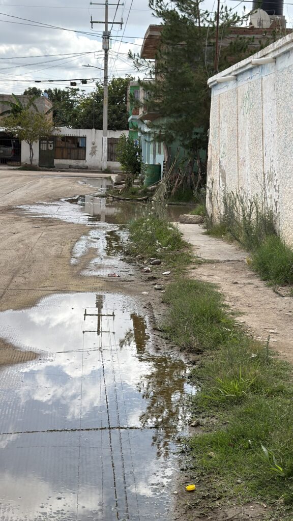 Denuncia ciudadana logra reparación de fuga de agua en la colonia México de Durango