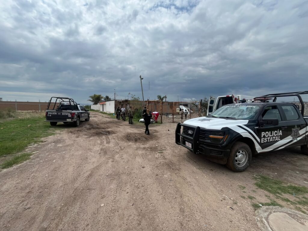 Desde una camioneta color gris le dispararon y le pegaron dos tiros