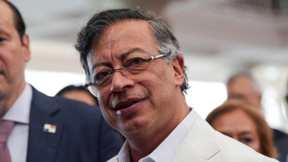 Gustavo Petro acusa hostigamiento contra sus padres y anuncia acciones legales