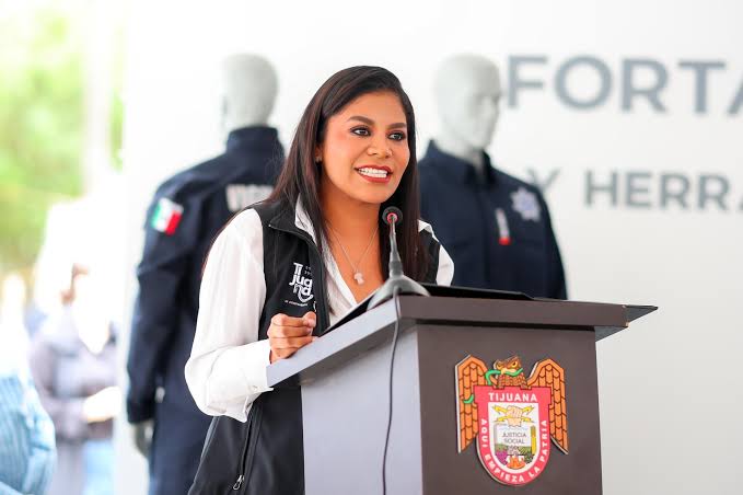 Estados Unidos revoca la visa a Montserrat Caballero; exalcaldesa niega investigación