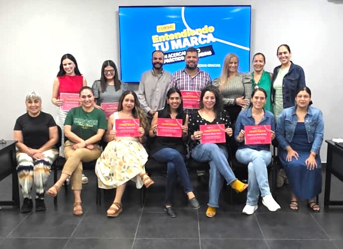 Impulsan UJED y World Trade Center Durango la capacitación empresarial con curso sobre branding